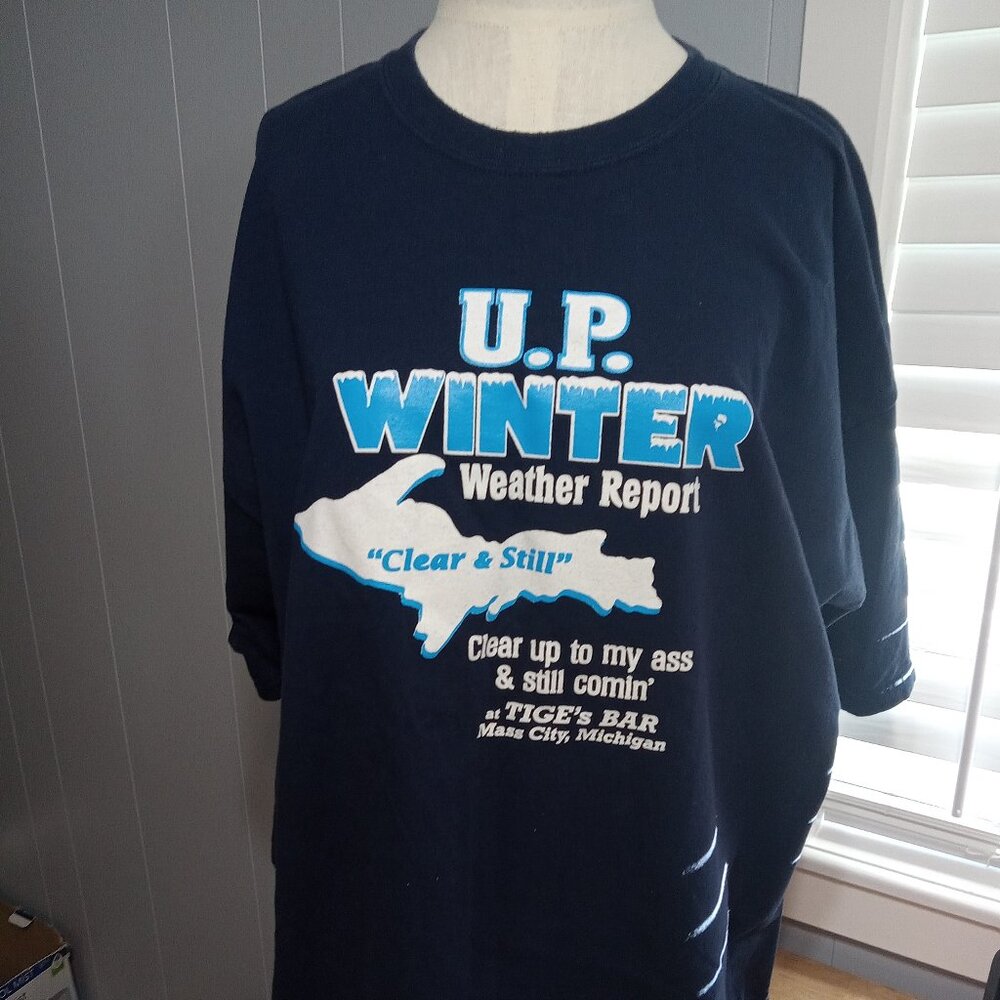 U.P. Michigan weather report adult t shirt size 2XL Navy Blue Mass City TIGES T2